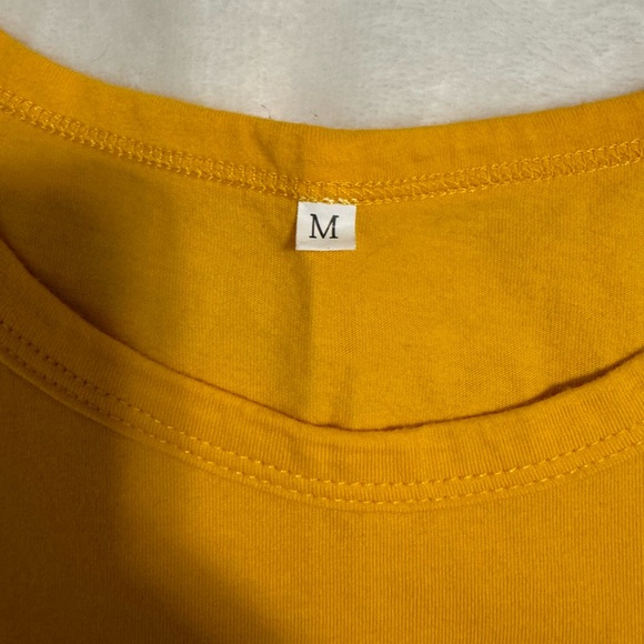 Snarky t-shirt Women’s size Medium (fits more like a XS-S), yellow and black - Picture 4 of 4